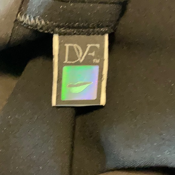 DVF vneck dress with pockets and back zipper - Picture 5 of 6